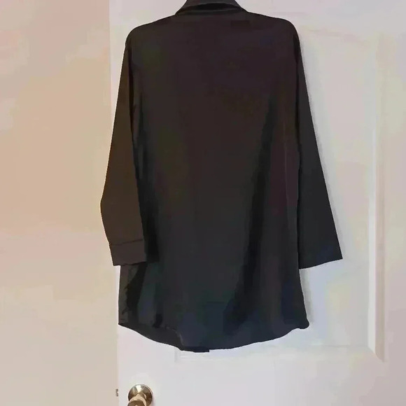 Satin black classy night button down shirt. Classic style Size Medium - Picture 6 of 7